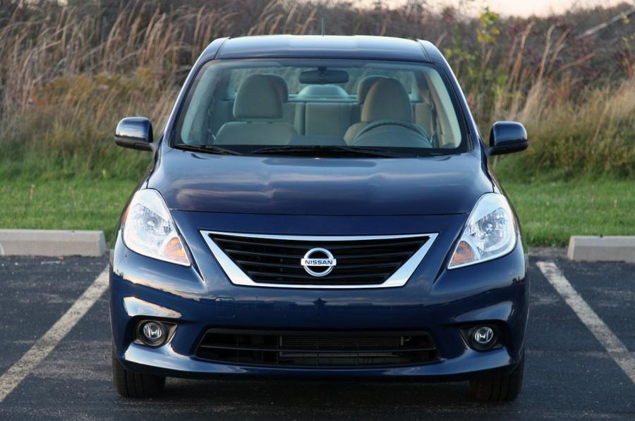  Nissan Versa 2012 года  (фото 5 из 111)